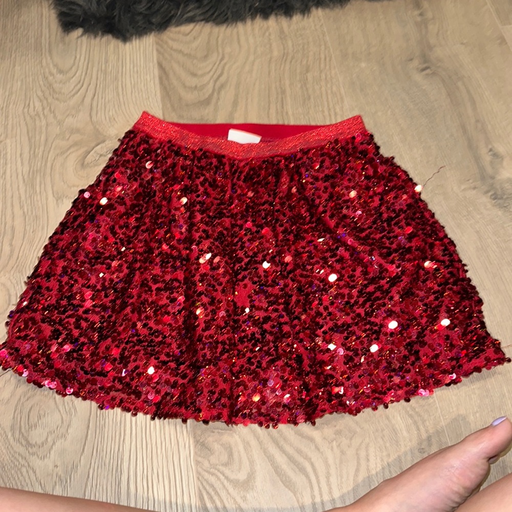 Cute sparkly red skirt 🫶🏼